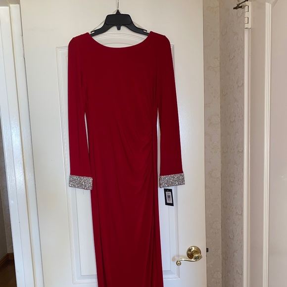 Evening dress - Picture 2 of 3